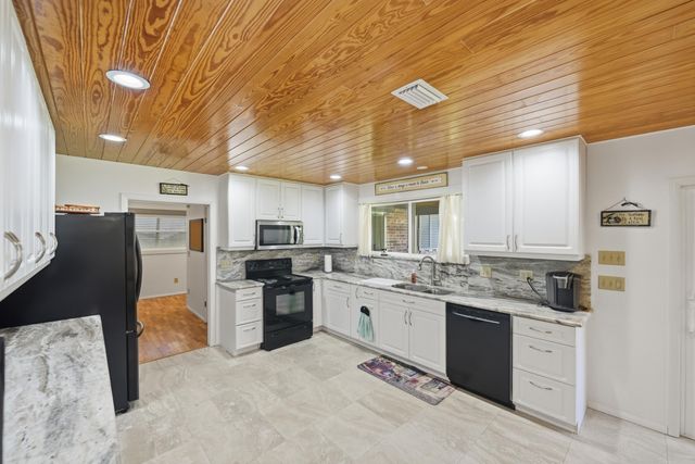 1004 Egret Avenue, Fort Pierce, FL 34982