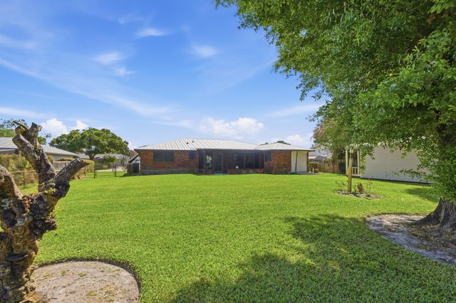 1004 Egret Avenue, Fort Pierce, FL 34982