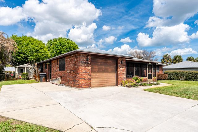 1004 Egret Avenue, Fort Pierce, FL 34982