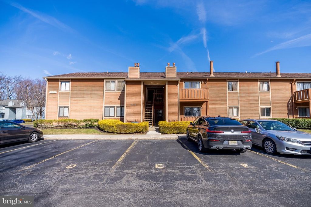 1810 WOODHOLLOW DR, Marlton, NJ 08053