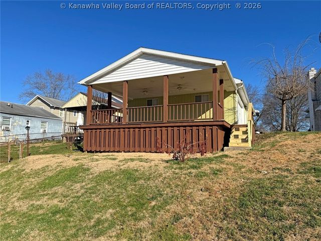 2211 W Virginia Avenue, Dunbar, WV 25064