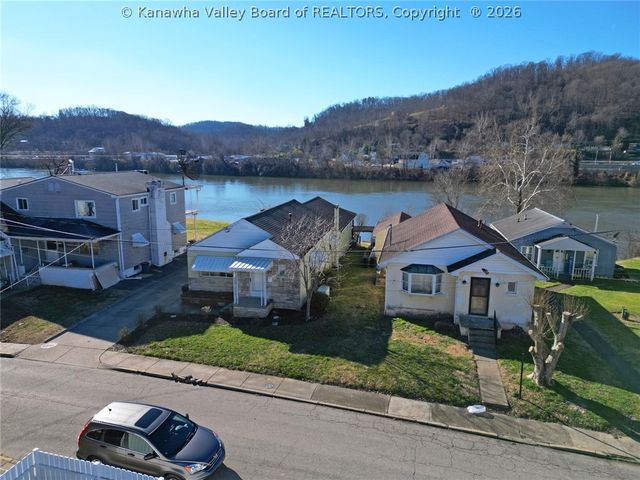 2211 W Virginia Avenue, Dunbar, WV 25064