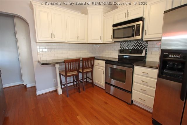 2211 W Virginia Avenue, Dunbar, WV 25064