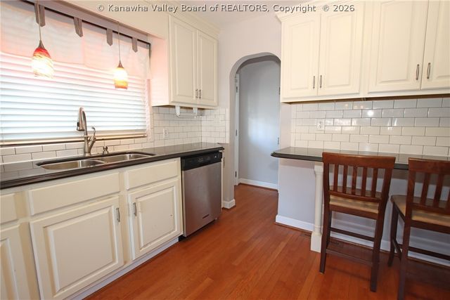 2211 W Virginia Avenue, Dunbar, WV 25064