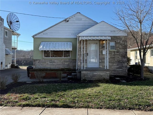 2211 W Virginia Avenue, Dunbar, WV 25064