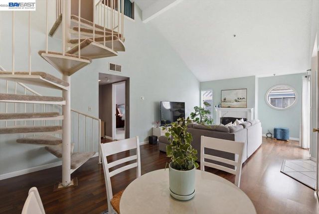 25525 Southwick Dr 110, Hayward, CA 94544