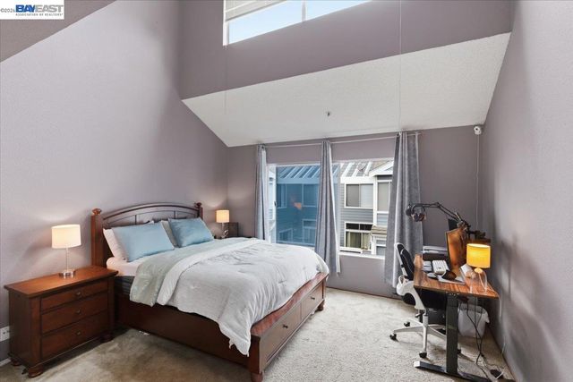 25525 Southwick Dr 110, Hayward, CA 94544