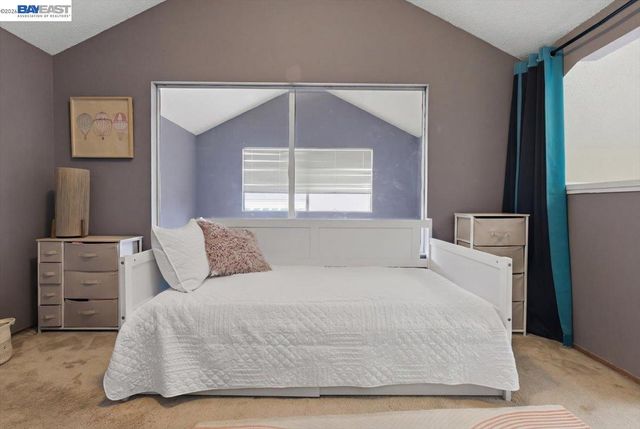 25525 Southwick Dr 110, Hayward, CA 94544