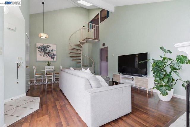 25525 Southwick Dr 110, Hayward, CA 94544