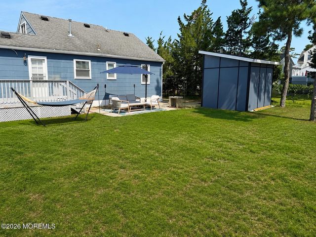 22 Woodhaven Road, Toms River, NJ 08753