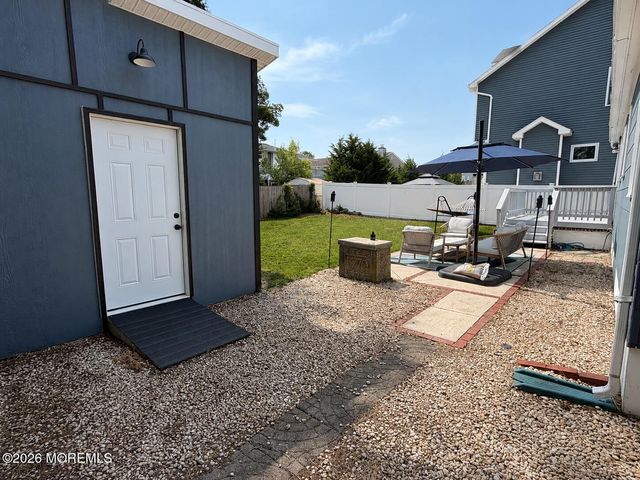 22 Woodhaven Road, Toms River, NJ 08753