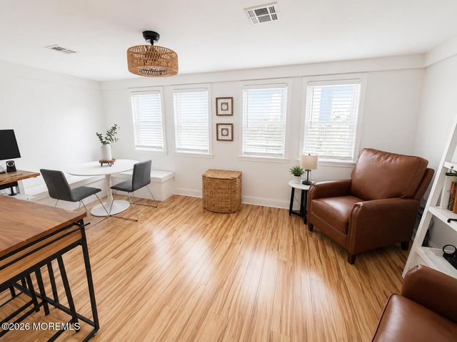 22 Woodhaven Road, Toms River, NJ 08753