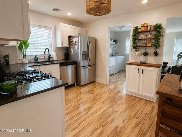 22 Woodhaven Road, Toms River, NJ 08753