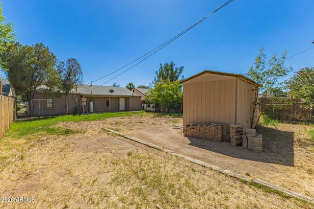 5812 W GARDENIA Avenue, Glendale, AZ 85301