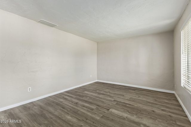 5812 W GARDENIA Avenue, Glendale, AZ 85301