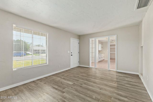 5812 W GARDENIA Avenue, Glendale, AZ 85301