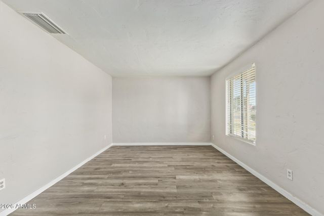 5812 W GARDENIA Avenue, Glendale, AZ 85301