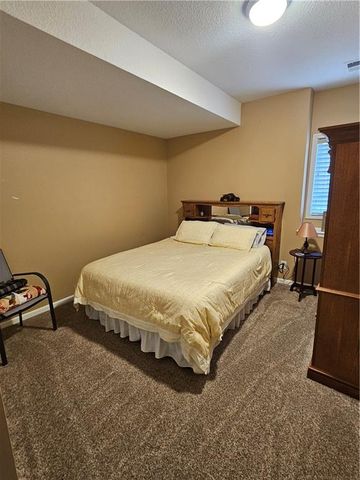 211 Essex Drive, Smithville, MO 64089