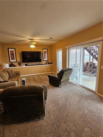 211 Essex Drive, Smithville, MO 64089