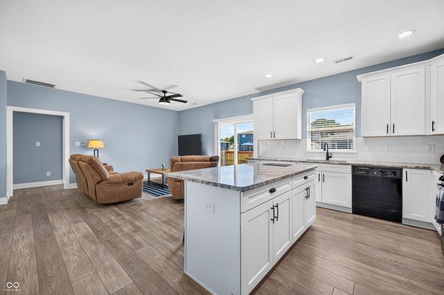 705 N Sobota Way, Trafalgar, IN 46181