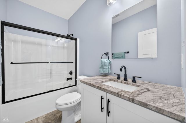 705 N Sobota Way, Trafalgar, IN 46181