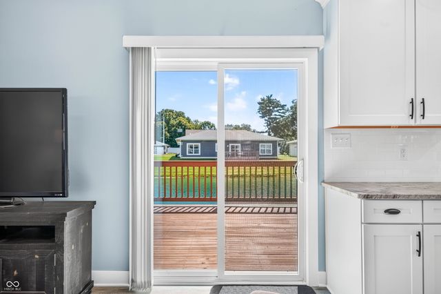 705 N Sobota Way, Trafalgar, IN 46181