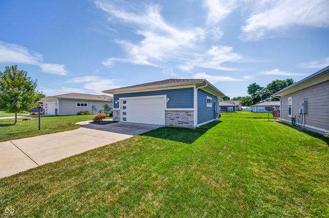 705 N Sobota Way, Trafalgar, IN 46181