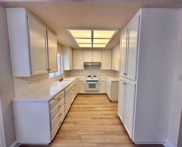 5201 W Magill Avenue, Fresno, CA 93722