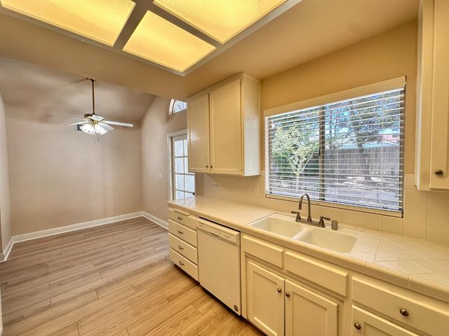 5201 W Magill Avenue, Fresno, CA 93722