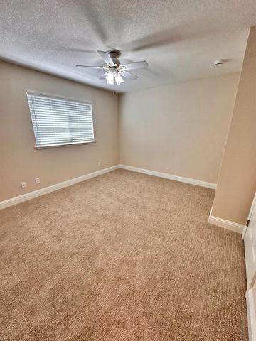 5201 W Magill Avenue, Fresno, CA 93722