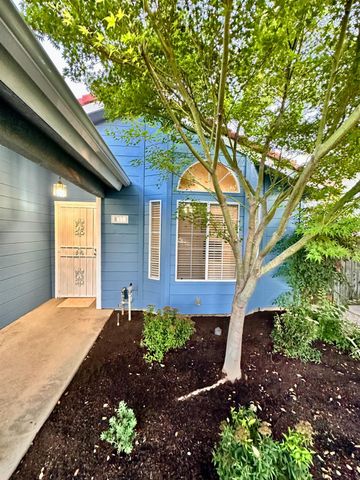 5201 W Magill Avenue, Fresno, CA 93722