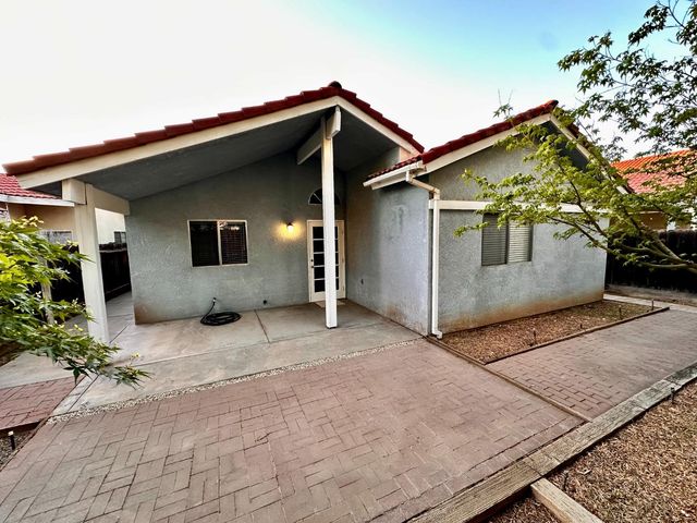5201 W Magill Avenue, Fresno, CA 93722