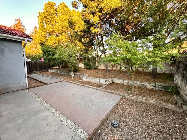 5201 W Magill Avenue, Fresno, CA 93722