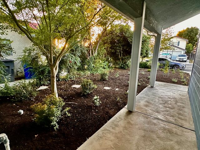 5201 W Magill Avenue, Fresno, CA 93722