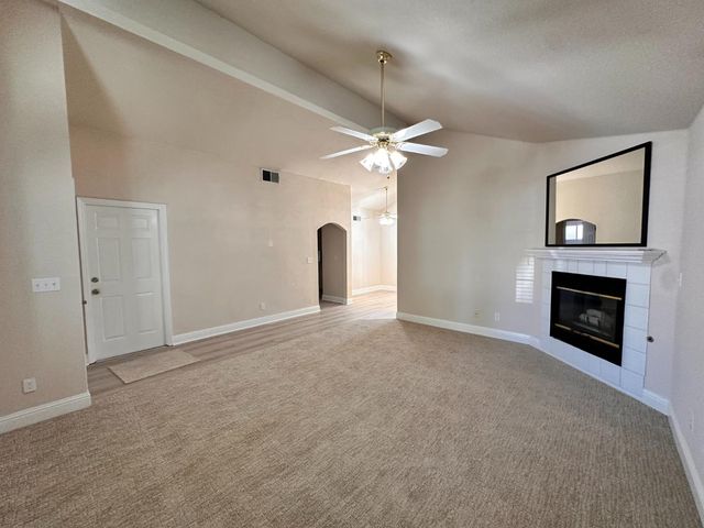 5201 W Magill Avenue, Fresno, CA 93722