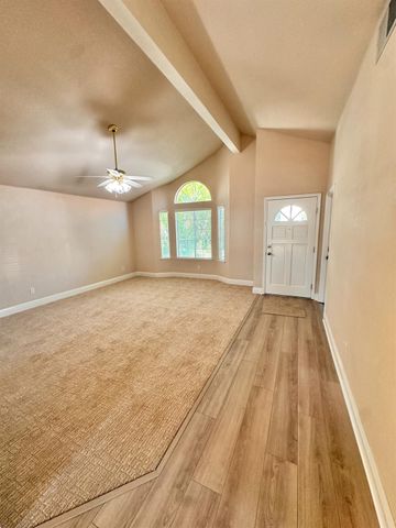 5201 W Magill Avenue, Fresno, CA 93722