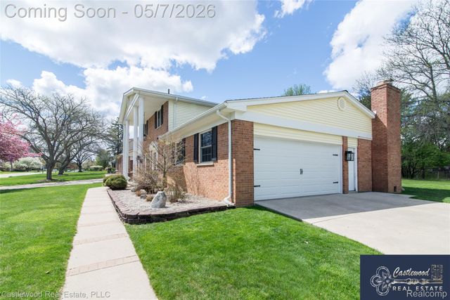 12858 Croftshire Drive, Grand Blanc, MI 48439