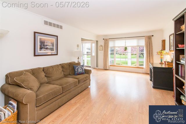 12858 Croftshire Drive, Grand Blanc, MI 48439