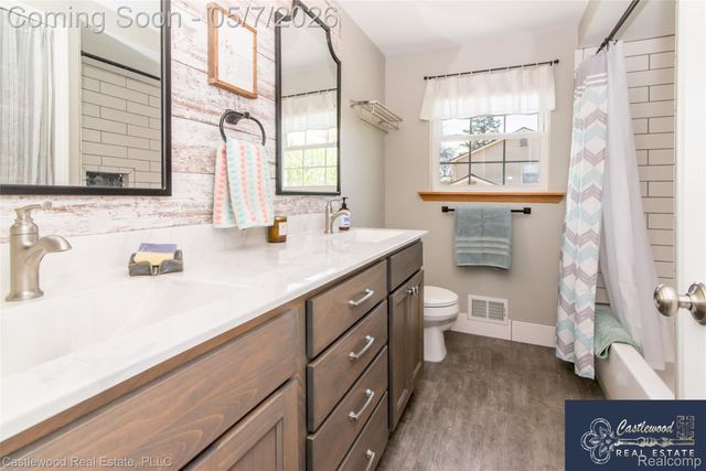12858 Croftshire Drive, Grand Blanc, MI 48439