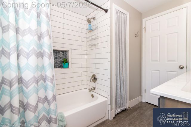 12858 Croftshire Drive, Grand Blanc, MI 48439