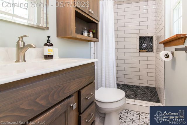 12858 Croftshire Drive, Grand Blanc, MI 48439