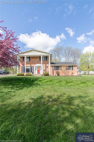 12858 Croftshire Drive, Grand Blanc, MI 48439