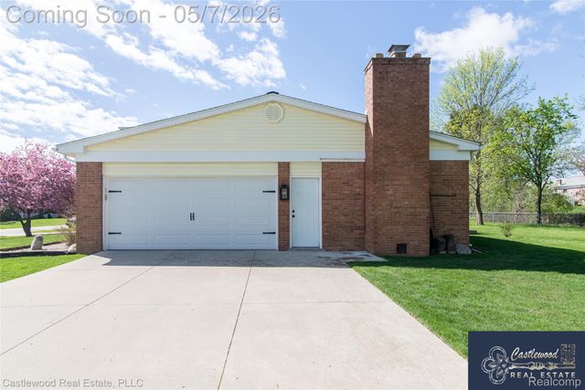 12858 Croftshire Drive, Grand Blanc, MI 48439