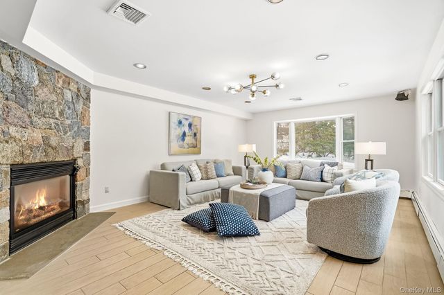 39 Lambert Lane, New Rochelle, NY 10804