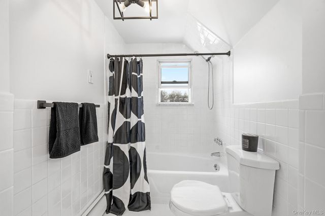 39 Lambert Lane, New Rochelle, NY 10804