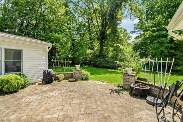 39 Lambert Lane, New Rochelle, NY 10804