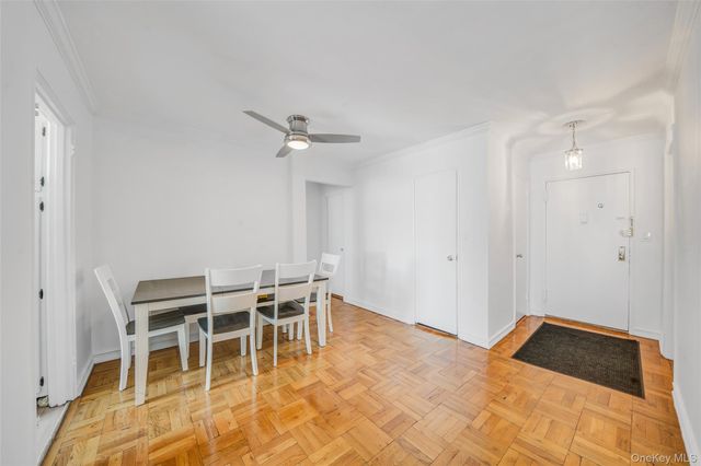 60 Hempstead Avenue 1O, Lynbrook, NY 11563