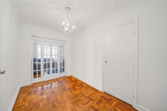 60 Hempstead Avenue 1O, Lynbrook, NY 11563