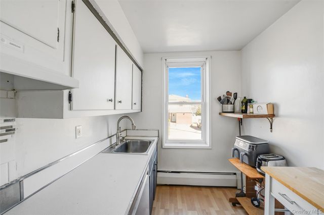 60 Hempstead Avenue 1O, Lynbrook, NY 11563