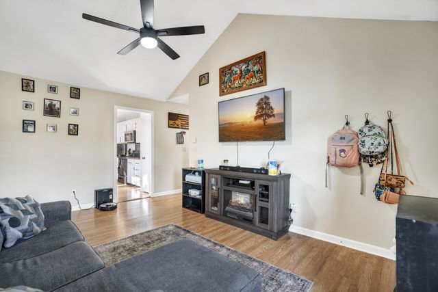 1005 Winesap Rd, Clarksville, TN 37040